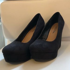 Black velvet wedges